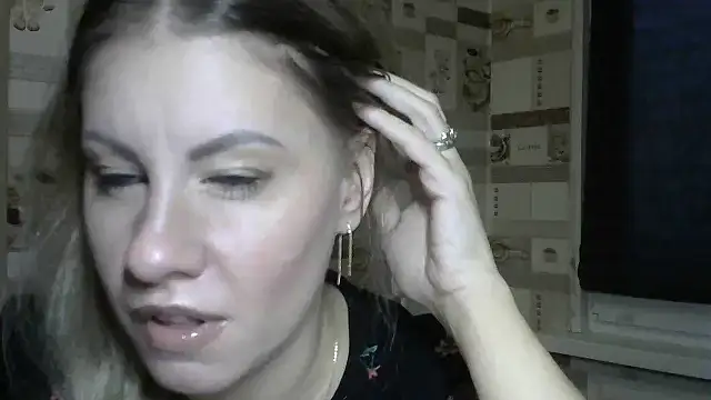 Snapshot of TherestlessKitty chatting on September 25, 2025, 6:08 am TherestlessKitty online show from September 25, 2025, 6:08 am