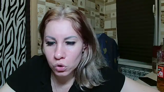 Snapshot of TherestlessKitty chatting on June 25, 2026, 10:15 pm TherestlessKitty online show from June 25, 2026, 10:15 pm