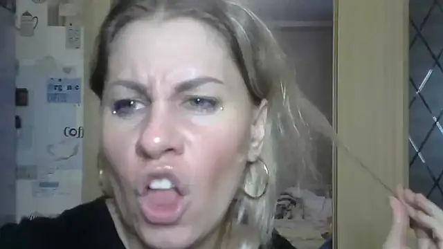 Snapshot of TherestlessKitty chatting on February 21, 2025, 12:17 pm TherestlessKitty online show from February 21, 2025, 12:17 pm