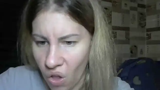 Snapshot of TherestlessKitty chatting on October 1, 2025, 10:24 pm TherestlessKitty online show from October 1, 2025, 10:24 pm