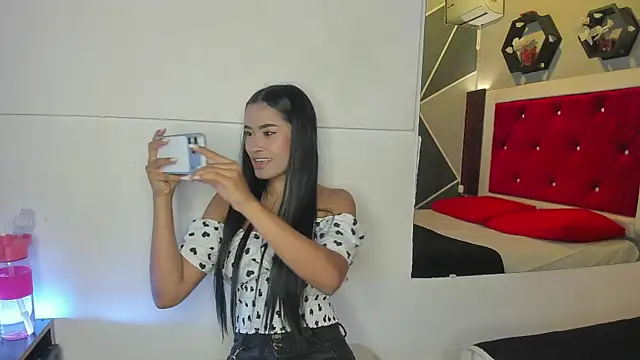 Snapshot of Karoll014 chatting on June 25, 2026, 1:16 pm Karoll014 online show from June 25, 2026, 1:16 pm