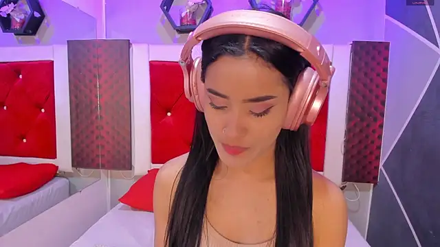 Snapshot of Karoll014 chatting on December 3, 2025, 12:15 pm Karoll014 online show from December 3, 2025, 12:15 pm