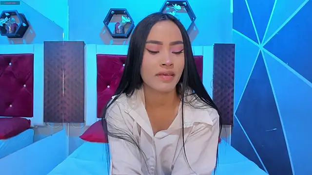 Snapshot of Karoll014 chatting on October 9, 2025, 11:44 am Karoll014 online show from October 9, 2025, 11:44 am