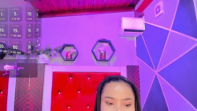 Snapshot of Karoll014 chatting on September 23, 2025, 12:34 pm Karoll014 online show from September 23, 2025, 12:34 pm