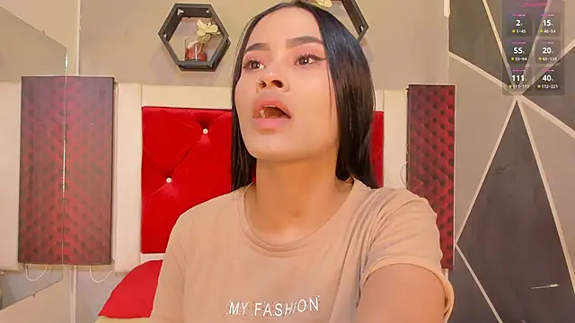 Snapshot of Karoll014 chatting on October 16, 2025, 11:51 am Karoll014 online show from October 16, 2025, 11:51 am