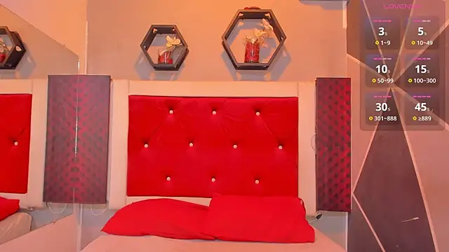 Snapshot of Karoll014 chatting on October 20, 2025, 12:17 pm Karoll014 online show from October 20, 2025, 12:17 pm