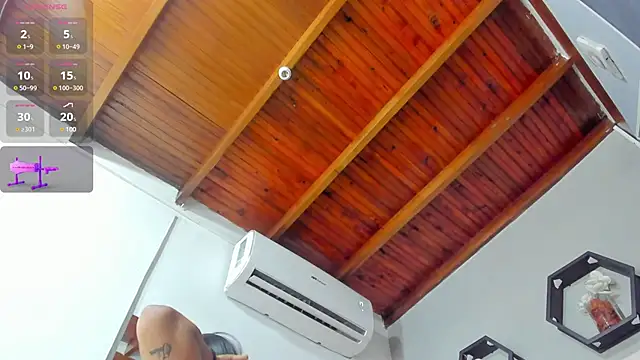 Snapshot of Karoll014 chatting on March 10, 2025, 6:01 pm Karoll014 online show from March 10, 2025, 6:01 pm