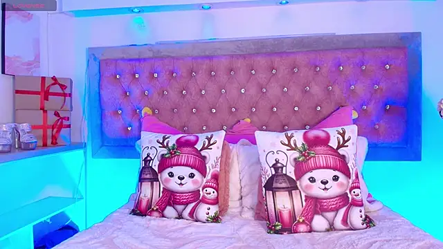 Snapshot of Tayzon_Foxxx chatting on December 20, 2025, 12:52 pm Tayzon Foxxx online show from December 20, 2025, 12:52 pm