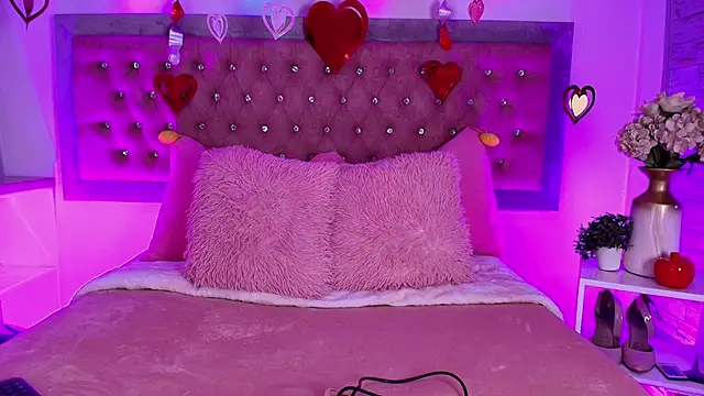 Snapshot of Tayzon_Foxxx chatting on February 17, 2026, 12:57 pm Tayzon Foxxx online show from February 17, 2026, 12:57 pm