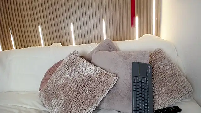 Tayzon Foxxx online show from April 18, 2026, 8:31 pm