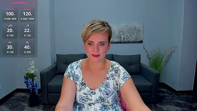 Snapshot of Julia_Wilsone chatting on November 16, 2025, 6:51 am Julia Wilsone online show from November 16, 2025, 6:51 am