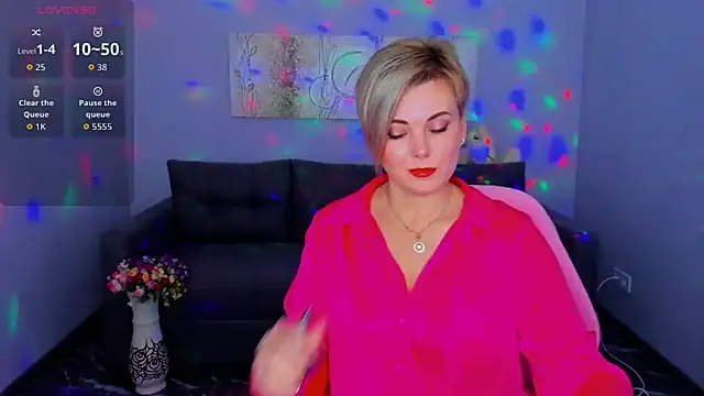 Snapshot of Julia_Wilsone chatting on December 5, 2025, 12:59 pm Julia Wilsone online show from December 5, 2025, 12:59 pm