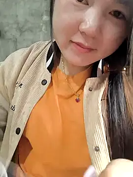 Snapshot of Sweetlove_77 chatting on March 11, 2025, 12:44 am Sweetlove 77 online show from March 11, 2025, 12:44 am