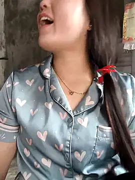 Snapshot of Sweetlove_77 chatting on March 13, 2025, 4:05 am Sweetlove 77 online show from March 13, 2025, 4:05 am