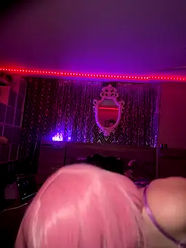 avacrush online show from October 30, 2025, 1:37 am