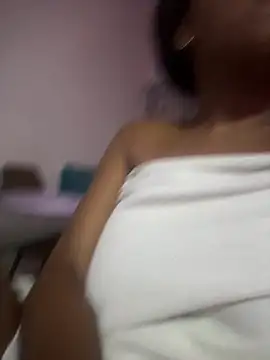 AlisonHoot69 online show from January 8, 2026, 12:49 am