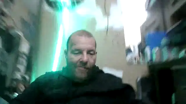 Snapshot of Pay2play1 chatting on December 26, 2024, 2:05 pm Pay2play1 online show from December 26, 2024, 2:05 pm