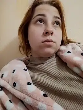 Snapshot of Gussie_Bridie chatting on December 14, 2025, 5:13 am Gussie Bridie online show from December 14, 2025, 5:13 am