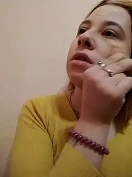 Snapshot of Gussie_Bridie chatting on November 21, 2025, 5:50 am Gussie Bridie online show from November 21, 2025, 5:50 am