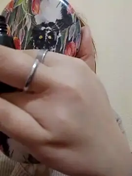 Snapshot of Gussie_Bridie chatting on December 2, 2025, 6:15 am Gussie Bridie online show from December 2, 2025, 6:15 am