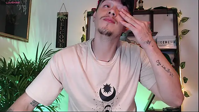 Snapshot of colby_scott chatting on October 25, 2025, 11:38 pm colby scott online show from October 25, 2025, 11:38 pm