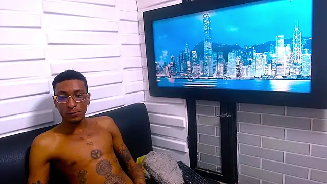 Snapshot of Jose_Smoke chatting on November 22, 2025, 3:27 am Jose Smoke online show from November 22, 2025, 3:27 am