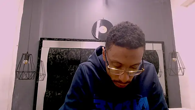 Snapshot of Jose_Smoke chatting on November 19, 2025, 4:01 am Jose Smoke online show from November 19, 2025, 4:01 am