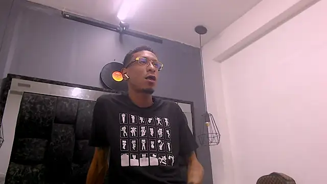 Snapshot of Jose_Smoke chatting on November 23, 2025, 3:27 am Jose Smoke online show from November 23, 2025, 3:27 am