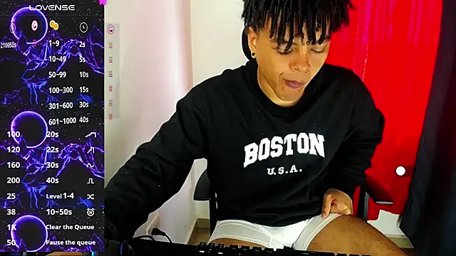 Snapshot of Ares_ttoter chatting on December 13, 2024, 1:12 pm Ares ttoter online show from December 13, 2024, 1:12 pm