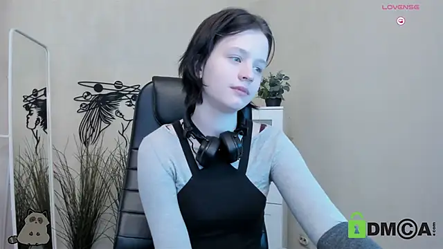 Snapshot of Alina_Mills chatting on March 5, 2025, 10:44 am Alina Mills online show from March 5, 2025, 10:44 am