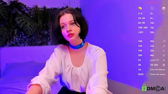 Snapshot of Alina_Mills chatting on March 18, 2025, 6:39 pm Alina Mills online show from March 18, 2025, 6:39 pm