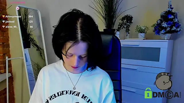 Snapshot of Alina_Mills chatting on January 12, 2025, 4:50 pm Alina Mills online show from January 12, 2025, 4:50 pm