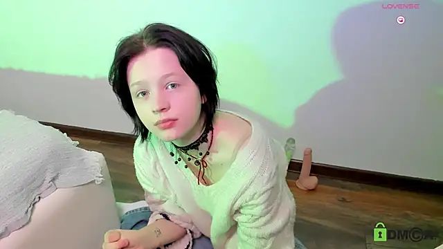 Snapshot of Alina_Mills chatting on February 14, 2025, 11:21 am Alina Mills online show from February 14, 2025, 11:21 am