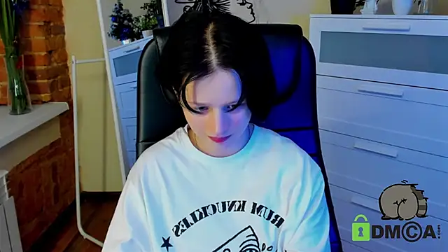 Snapshot of Alina_Mills chatting on January 12, 2025, 8:03 pm Alina Mills online show from January 12, 2025, 8:03 pm