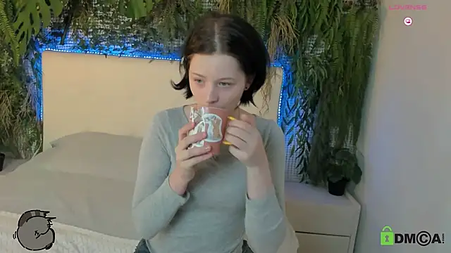 Snapshot of Alina_Mills chatting on March 3, 2025, 3:43 pm Alina Mills online show from March 3, 2025, 3:43 pm