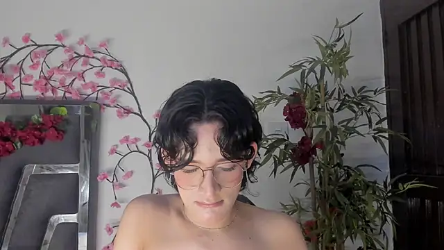 Black Rose2 online show from September 12, 2025, 12:05 pm