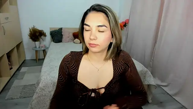 Snapshot of Alexa_Dolly12 chatting on May 7, 2026, 6:17 am Alexa Dolly12 online show from May 7, 2026, 6:17 am