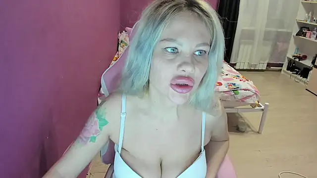 Snapshot of Lika8234 chatting on November 8, 2025, 12:14 am Lika8234 online show from November 8, 2025, 12:14 am