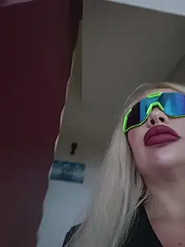 Snapshot of Lika8234 chatting on November 20, 2025, 4:13 am Lika8234 online show from November 20, 2025, 4:13 am