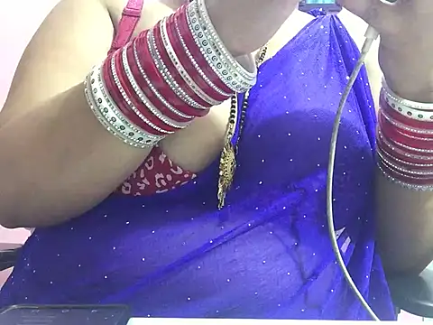 Snapshot of Desi_bhabhiii chatting on January 17, 2025, 6:04 am Desi bhabhiii online show from January 17, 2025, 6:04 am