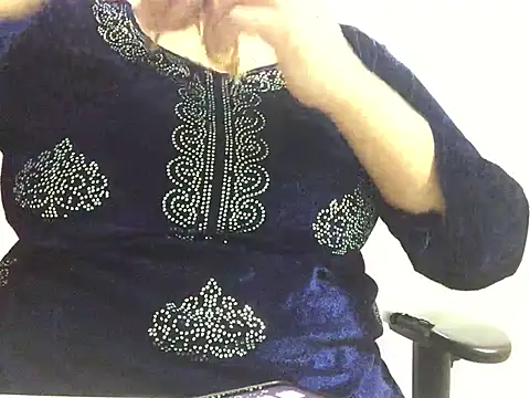 Snapshot of Desi_bhabhiii chatting on January 1, 2025, 6:05 am Desi bhabhiii online show from January 1, 2025, 6:05 am