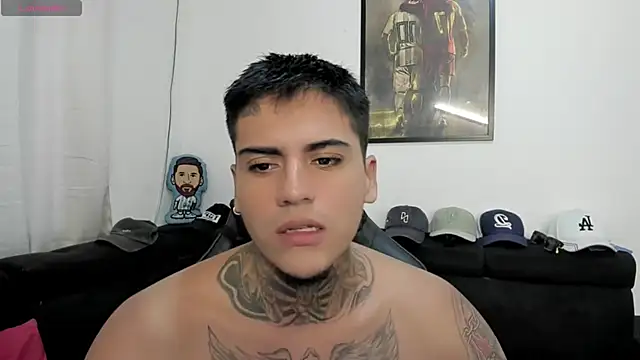 Snapshot of mad_maxxx2 chatting on November 9, 2025, 9:19 pm mad maxxx2 online show from November 9, 2025, 9:19 pm