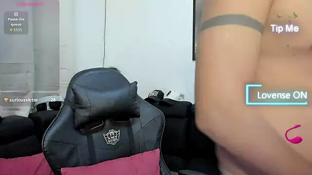 Snapshot of mad_maxxx2 chatting on November 13, 2025, 10:41 am mad maxxx2 online show from November 13, 2025, 10:41 am