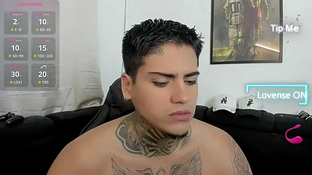 Snapshot of mad_maxxx2 chatting on November 19, 2025, 11:43 am mad maxxx2 online show from November 19, 2025, 11:43 am