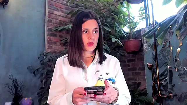 Snapshot of Alice_milf_ chatting on March 13, 2025, 11:41 am Alice milf online show from March 13, 2025, 11:41 am