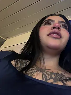  luna torres online show from February 5, 2026, 4:52 am