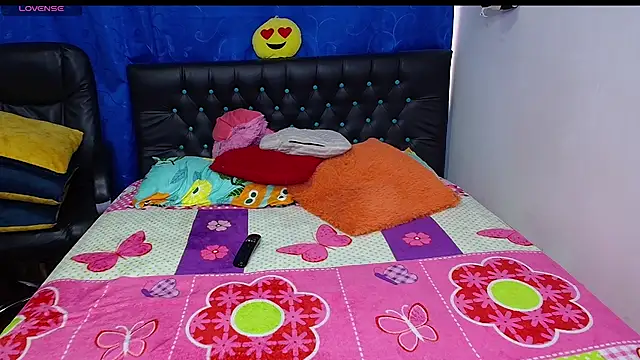 Melikasweetz online show from May 25, 2026, 5:44 pm