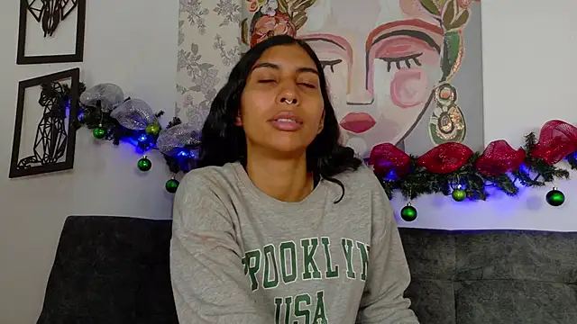 Snapshot of taty_miller chatting on December 4, 2025, 8:30 pm taty miller online show from December 4, 2025, 8:30 pm