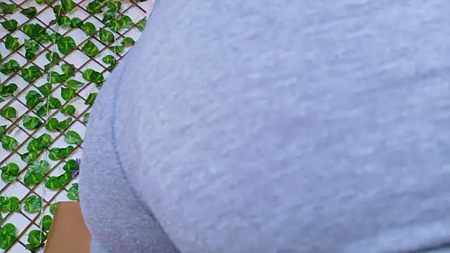 Snapshot of taty_miller chatting on February 15, 2026, 7:24 pm taty miller online show from February 15, 2026, 7:24 pm