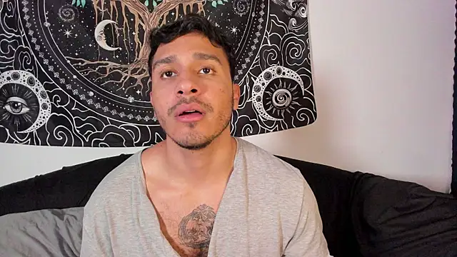 Snapshot of JayMarcos_ chatting on November 14, 2025, 10:35 pm JayMarcos online show from November 14, 2025, 10:35 pm